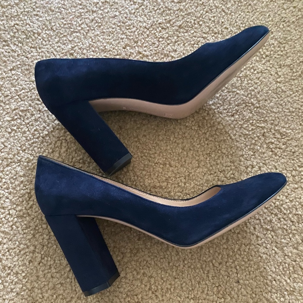 Gianvito Rossi Suede Pumps